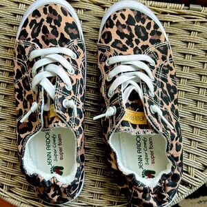 Jenn Ardor leopard slip on sneakers w/super foam. Size 7